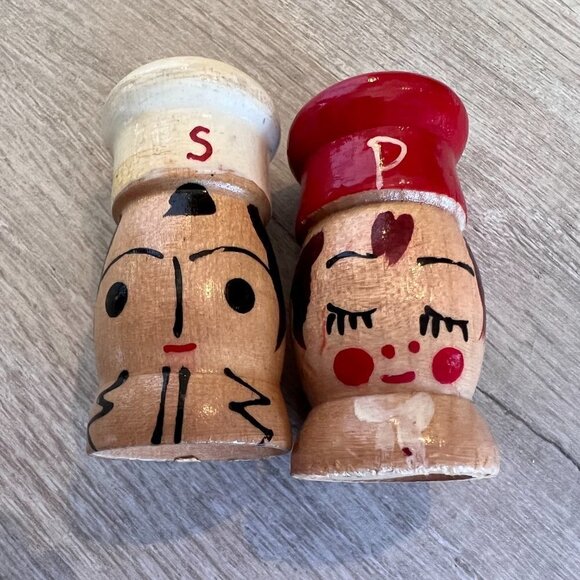 Salt and Pepper Shaker 2 inch Salty and Peppy Vintage 1950s Wood Set Japan - Picture 4 of 13